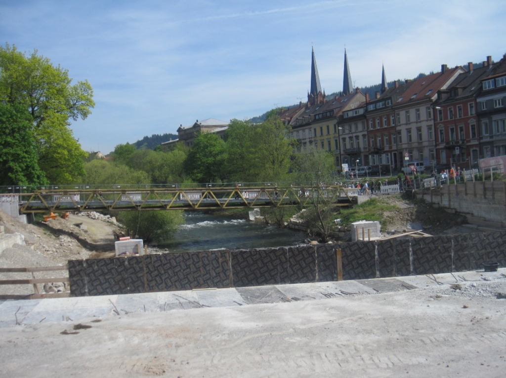 Bild 7: Blick vom alten Südüberbau auf die Behelfsbrücke